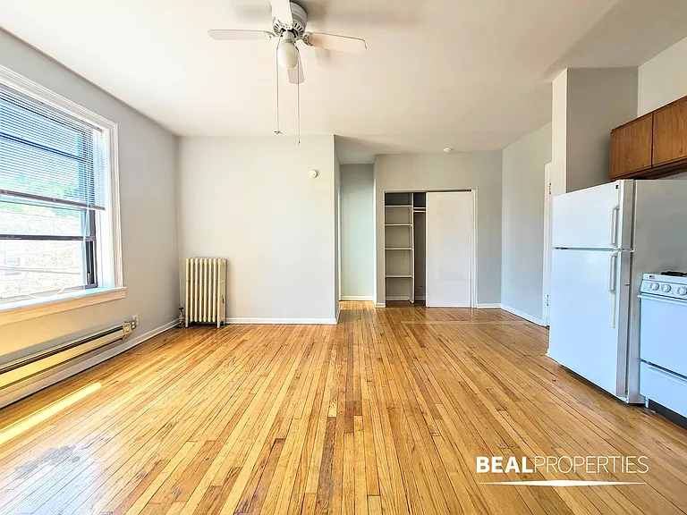 1050 West George St — Photo 14