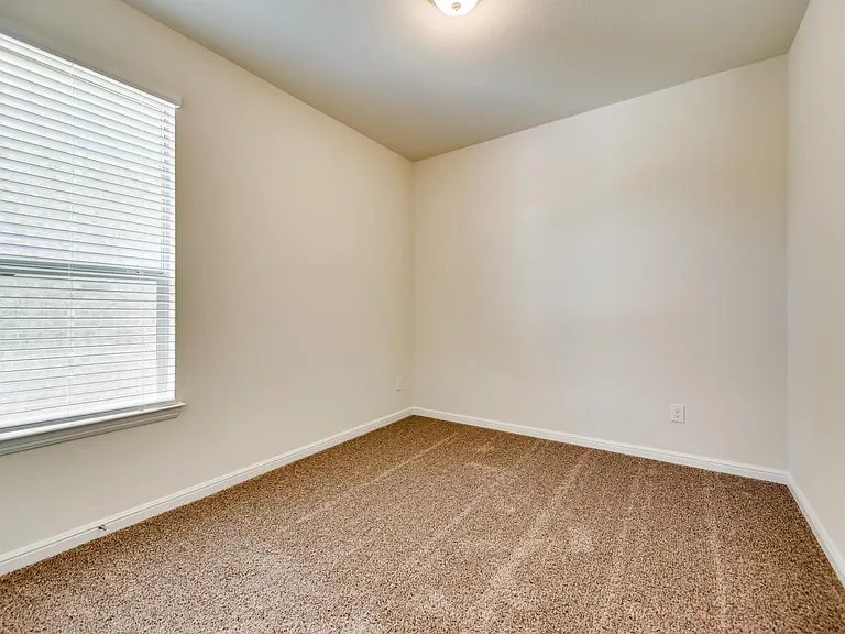 9113 Sycamore Leaf Dr — Photo 18