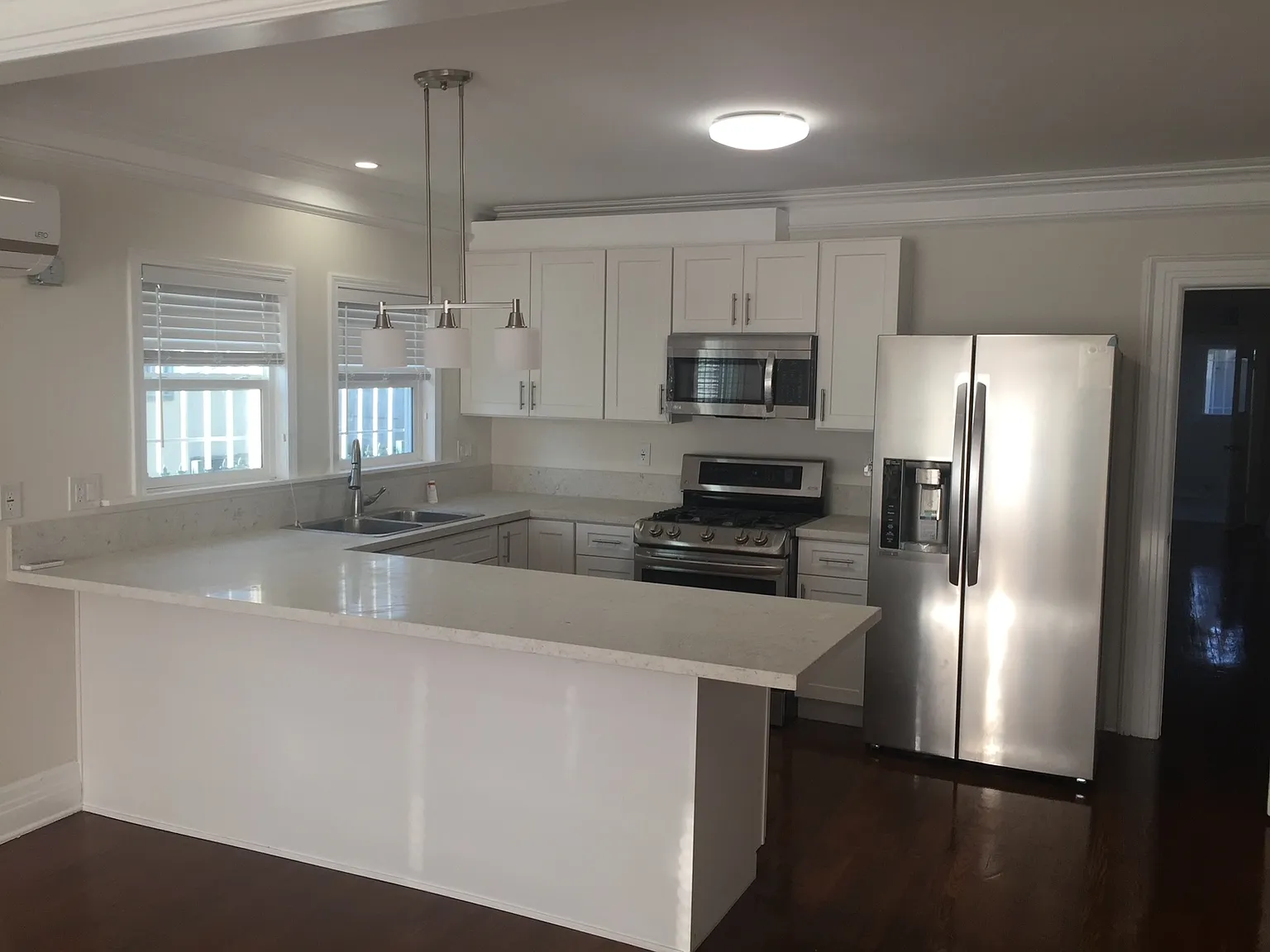 3 bed, 1375 sqft, $2,895 — Photo 2