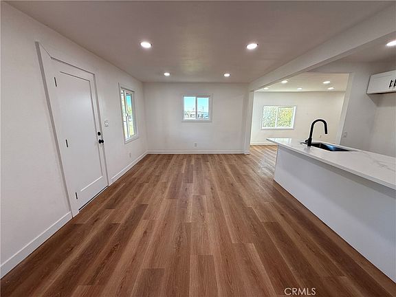 5th image of 124 S Olive Ave