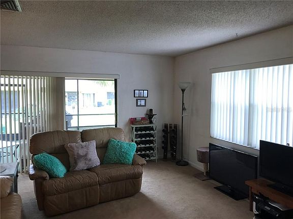5th image of 1071 Medinah Way
