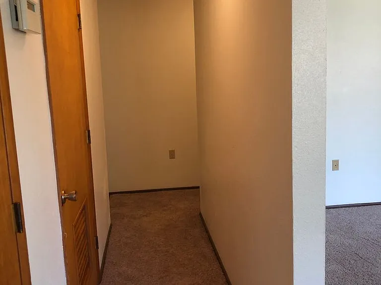 595 NW Oak Ave — Photo 11