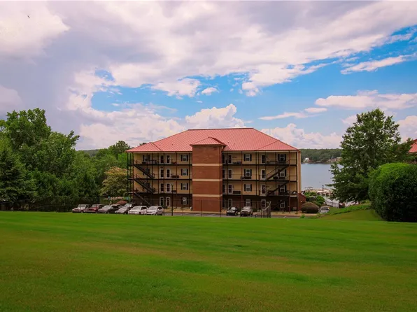 111 Lee Road 802 Unit 211, Valley, AL 36854