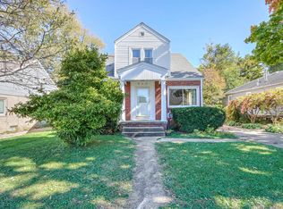 904 S New St, Champaign, IL