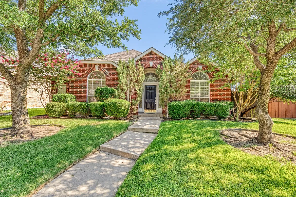 3 bed, 2.0 bath, 1721 sqft, $2,750 — Photo 1