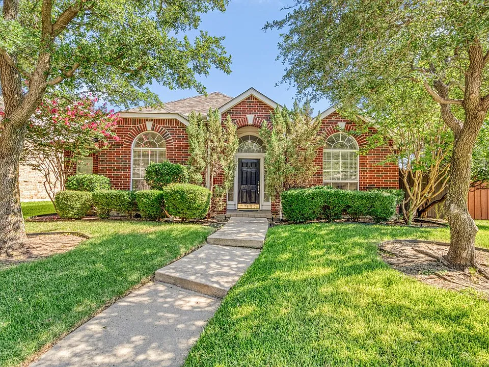 1438 Royal Oaks Dr