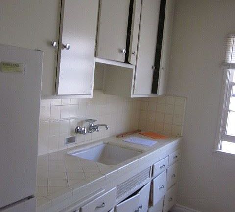 4th image of 2409 Cedar Ave APT 7