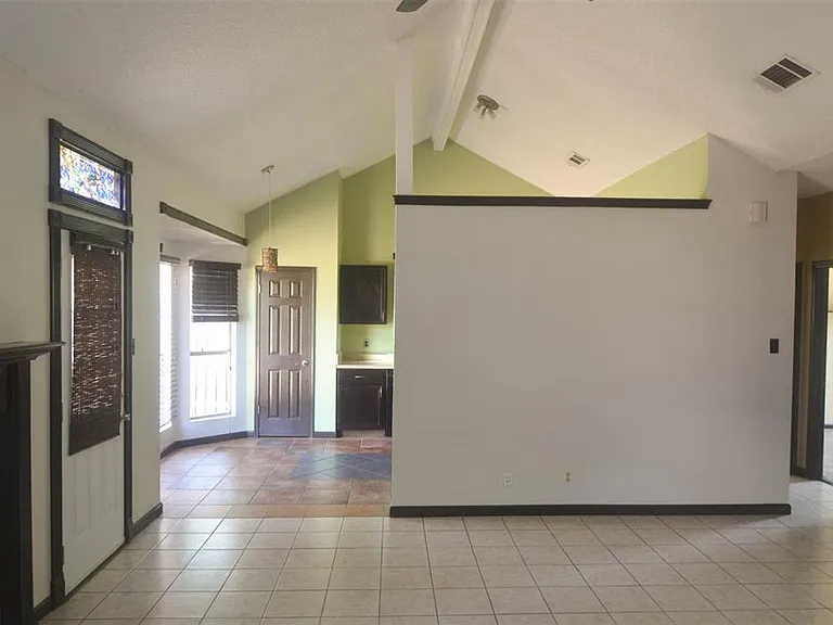 16402 Malden Dr — Photo 6