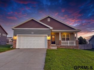 2209 Hedgeapple Rd, Plattsmouth, NE 68048