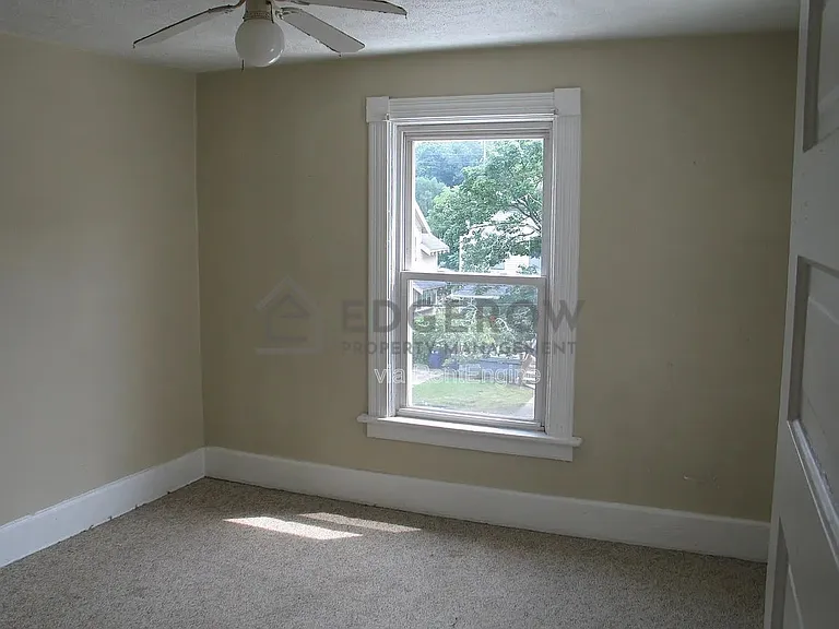 635 Lafayette Ave NE #2 — Photo 4