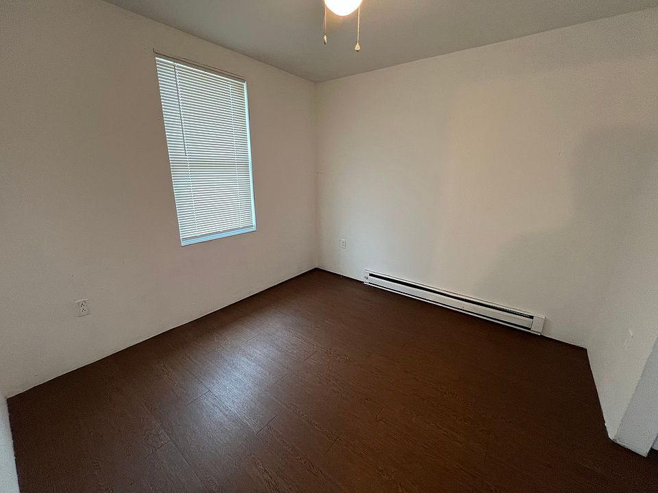 2nd image of 1015 Glaze Ct