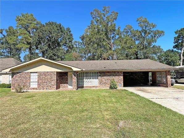 1923 Destin St, Mandeville, LA 70448