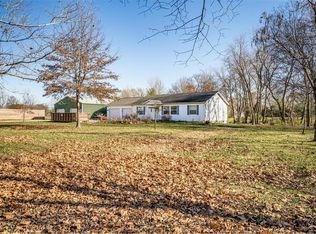 512 N West St, Sorento, IL 62086