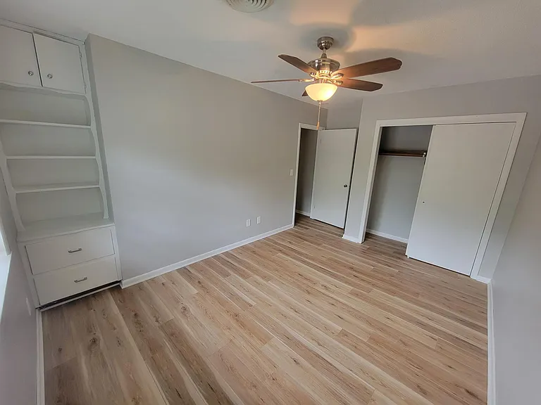 1012 N Summit St #F — Photo 5