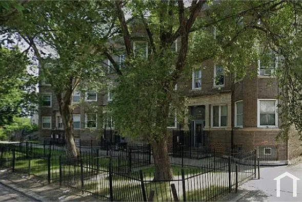 3 bed, $1,827 — Photo 2