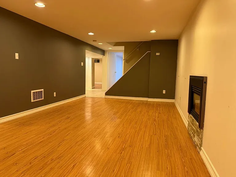 753 Elgin St #B — Photo 4