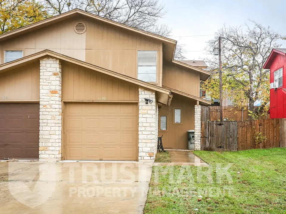 1120 Royal Crest Dr