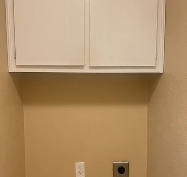 3700 Dauphine Ct — Photo 16