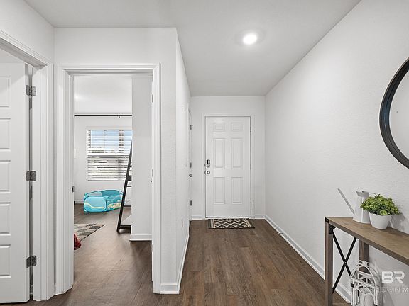 4th image of 32299 Terranova Loop