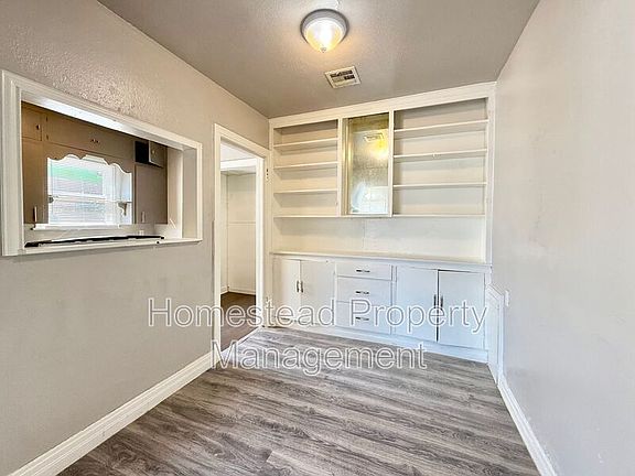 3rd image of 1719 NE 18th St