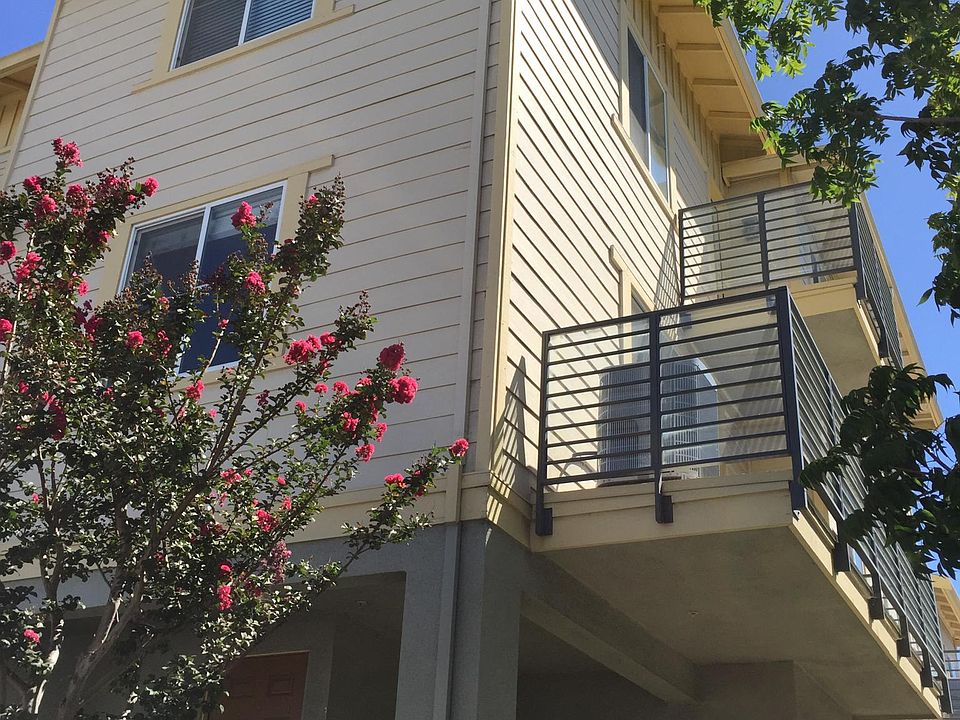 1st image of 370 E Hedding St