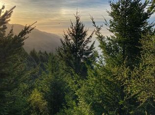 128 Blueridge Rd, Whitethorn, CA 95589