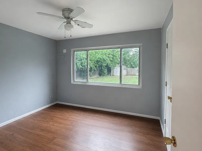 2720 NW 49th St — Photo 5