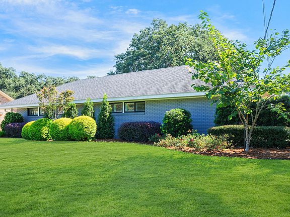 2nd image of 302 White Oak Dr