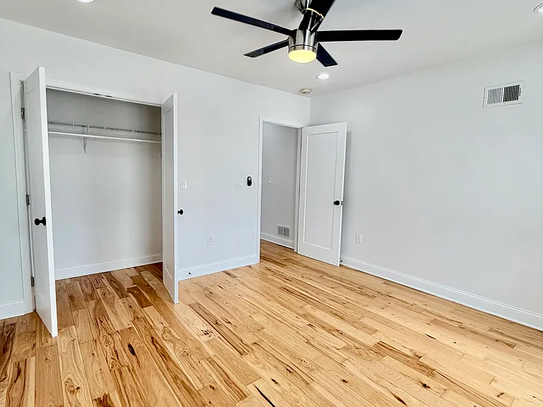 640 Emily St — Photo 10