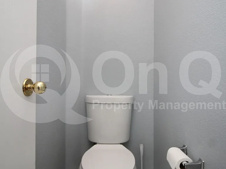 815 W Silver Creek Rd — Photo 18