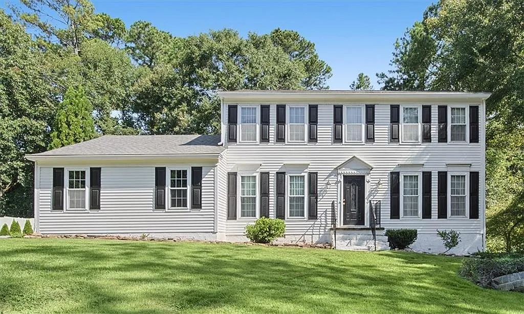 4 bed, 2.5 bath, 2100 sqft, $3,000 — Photo 1