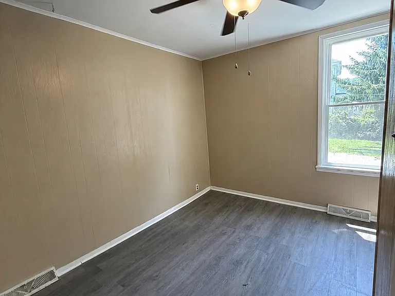 909 Parriott Ave — Photo 7