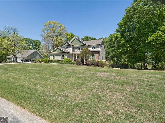 4th image of 82 Albright Ct