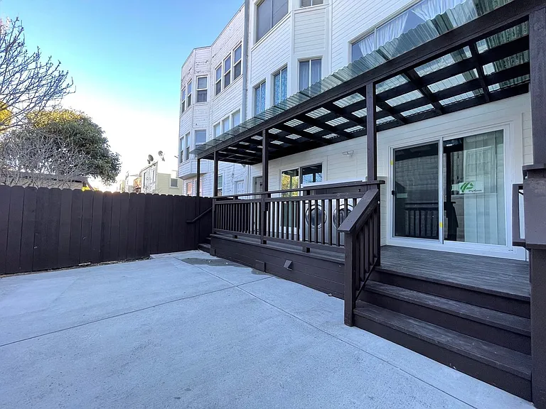 242 Holloway Ave — Photo 6