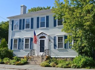 17 Church St, Mattapoisett, MA 02739