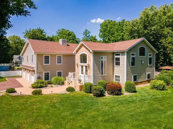 4 Willow Avenue, New Windsor, NY 12553