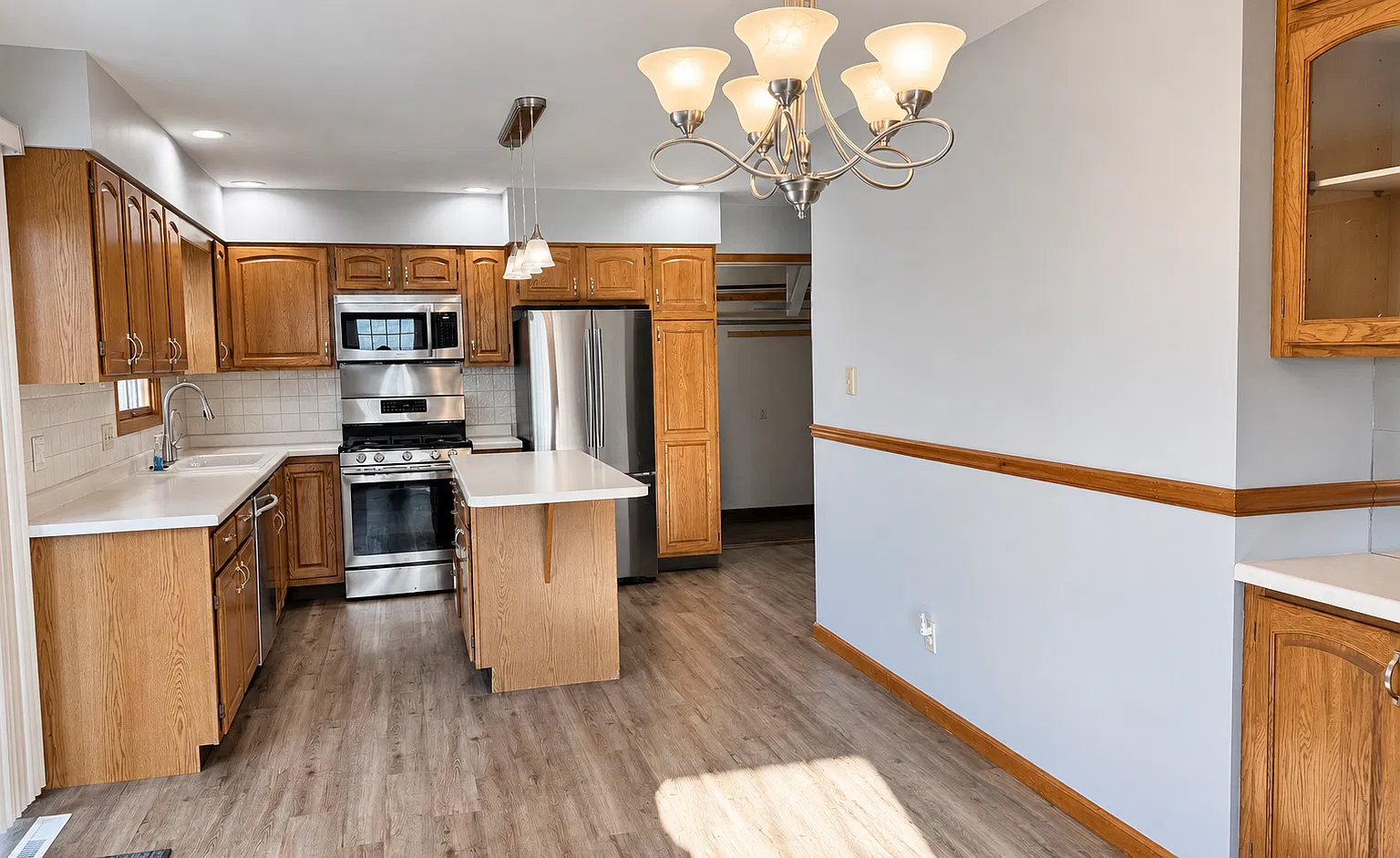 3 bed, 2150 sqft, $2,300 — Photo 3