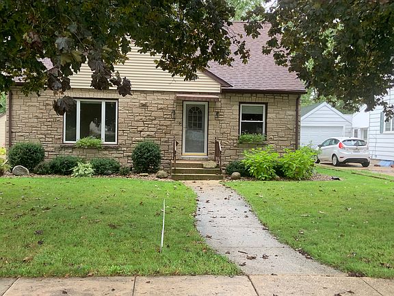 3rd image of 120 Elm Ave