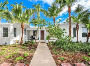 1701 Bay Dr, Miami Beach, FL 33141