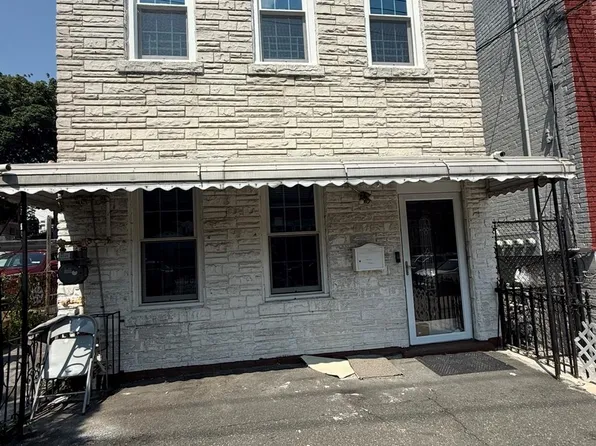 1041 E 216th St, Bronx, NY 10469