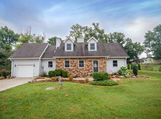 1739 E Lazy Ln, Vincennes, IN 47591