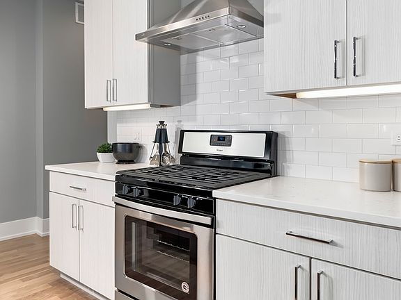 5th image of 1515 W Sunnyside Ave #3W