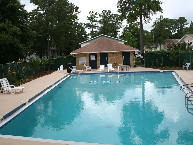 2318 SW 39th Dr — Photo 12
