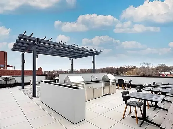 176 Woodward Avenue image 16 of 17