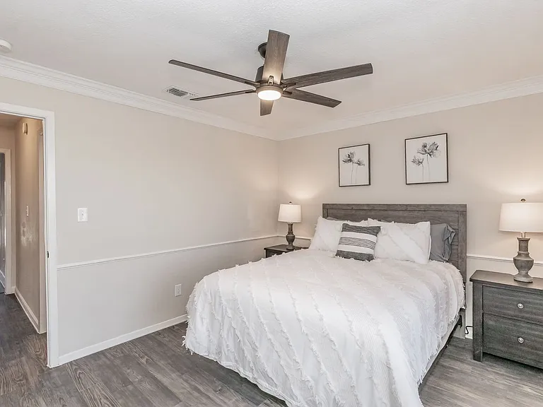 340 Gloria St — Photo 24