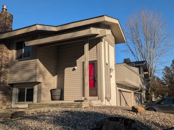 9503 Hartford Cir, Eden Prairie, MN 55347