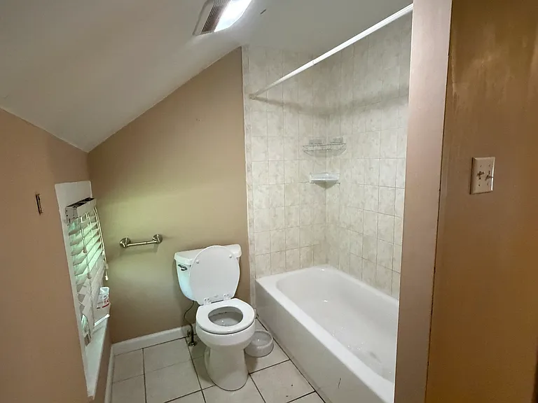 4821 Harlem Rd — Photo 11