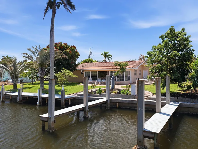 8455 SE Palm St — Photo 4