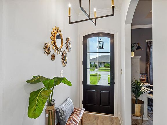 5th image of 100 Oak Moss Dr