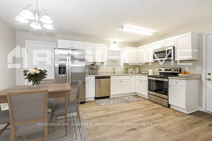 8283 Brittany Ln — Photo 2